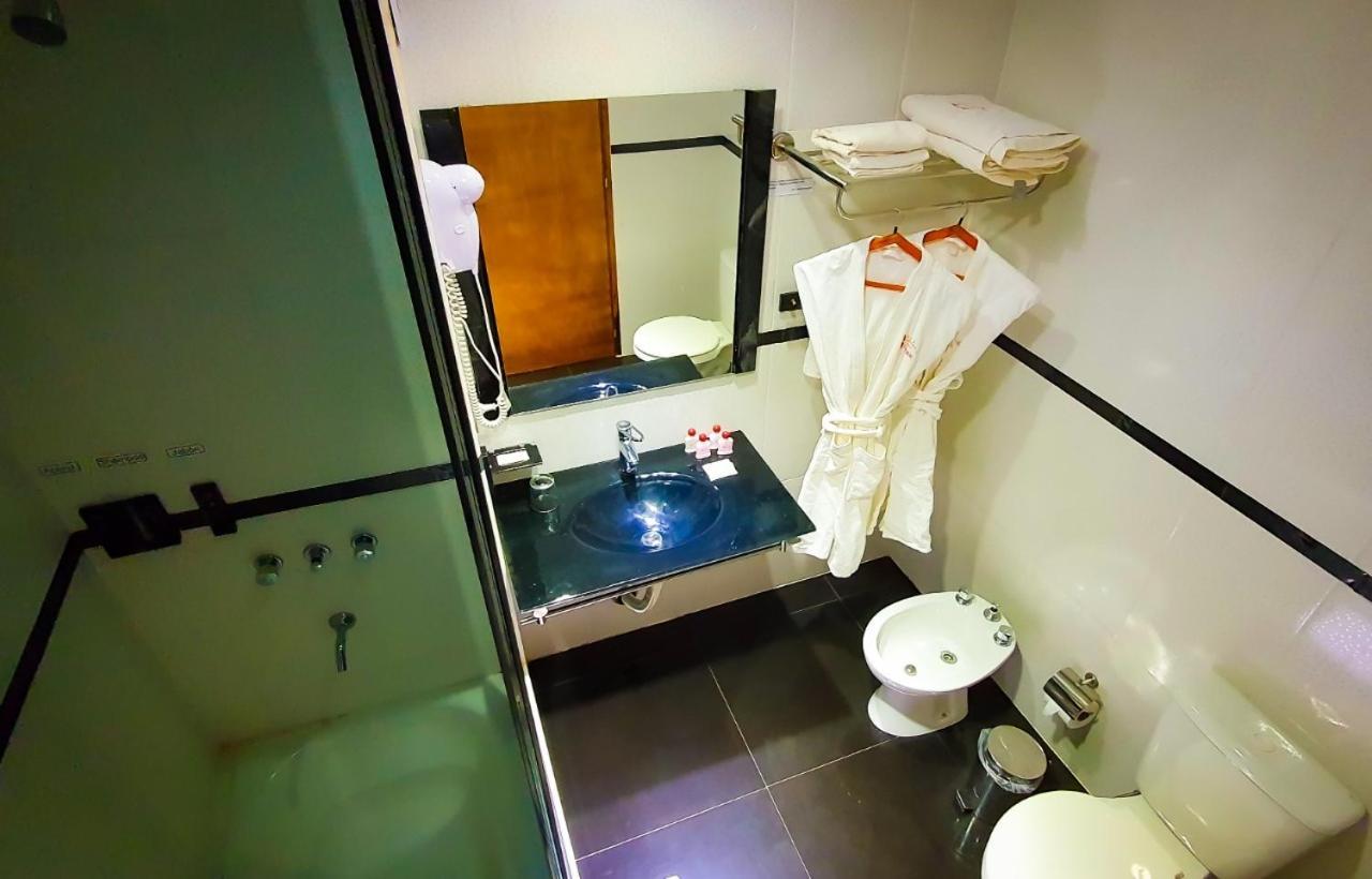 Austral Hotel Dos de Mayo Eksteriør billede