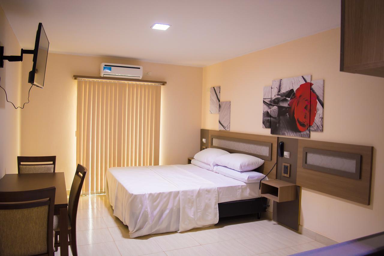 Austral Hotel Dos de Mayo Eksteriør billede